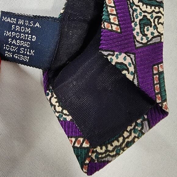 Polo by Ralph Lauren Men's Purple Paisley 100% Imported Silk Neck Tie, Handmade - Picture 8 of 8